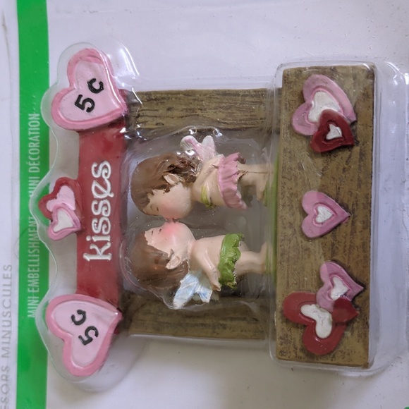 NWT Ashland Tiny Treasures Fairy Kissing Booth Mini Embellishment - Picture 3 of 6